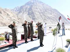 
      
      President Murmu visits Siachen base camp, interacts with troops
      
      