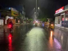 
      
      Rain lashes Thoothukudi; heavy rainfall likely in Tamil Nadu 
      
      