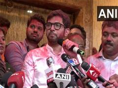 
      
      Aditya Thackeray-led Yuva Sena clean sweeps Mumbai Varsity polls
      
      