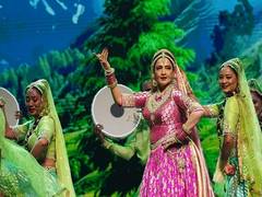 
      
      Rekha’s stunning performance takes fans down memory lane
      
      