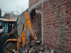 
      
      Delhi: 4 rescued as under-construction house collapses
      
      