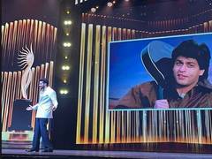 
      
      Siddhant Chaturvedi recreates iconic SRK pose at IIFA Rocks 2024
      
      