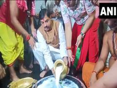 
      
      Madhya Pradesh CM offers prayers at Baba Baidyanath Dham
      
      