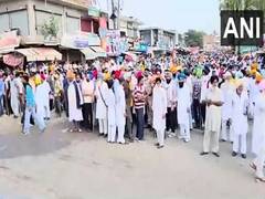 
      
      Punjab: Several injured after clash broke out between AAP, Congress workers
      
      