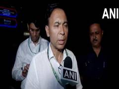 
      
       Ladakh MP Mohmad Haneefa released by Delhi police
      
      