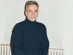 
      
      Daniel Day-Lewis ends acting retirement after 7 years
      
      