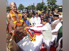 
      
      Madhya Pradesh Chief Minister Mohan Yadav pays tribute to  Mahatm
      
      
