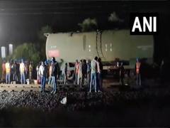 
      
      Madhya Pradesh: Restoration work underway at site of derailment of goods trains on Delhi-Mumbai rout
      
      