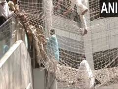 
      
      Maharashtra Dy Speaker jumps from third floor of Mantralaya
      
      