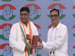
      
      Haryana assembly elections: Turncoat Ashok Tanwar returns to Cong
      
      