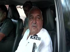 
      
      No infighting, high command will decide on CM: Hooda
      
      