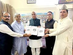 
      
      MRM delegation meets JPC chairman Jagdambika Pal
      
      