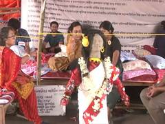 
      
      WB junior doctors continue indefinite hunger strike
      
      