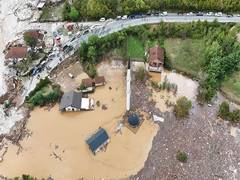 
      
      Flash floods wreck havoc in Bosnia
      
      