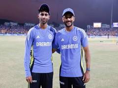 
      
      Debutant Mayank opens up on working with bowling coach Morkel
      
      
