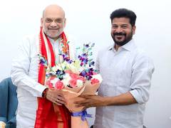 
      
      Amit Shah meets Chief Ministers and leaders of Naxal-hit states
      
      