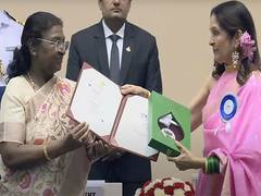 
      
      National Film Awards: Neena Gupta looks ethereal in pink saree
      
      