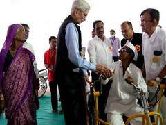 
      
      Jaipur Foot: Walk with Us to Make a Difference 
      
      