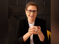 
      
      ‘The Office’ star Jenna Fischer talks about her breast cancer
      
      