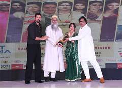 
      
      Mustafa Yusufali Gom Honoured at Dadasaheb Phalke Television
      
      