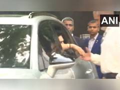 
      
      Sachin Tendulkar arrives at Colaba residence of Ratan Tata
      
      