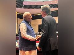
      
      PM Modi meets US State Secy Blinken in Laos 
      
      