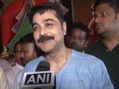 
      
      Prosenjit Chatterjee offers prayers at Durga Puja pandal 
      
      