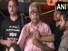 
      
       IMA President meets junior doctors on hunger strike in Kolkata
      
      