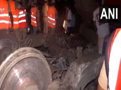 
      
      19 injured as Mysuru-Darbhanga Express collides with goods train
      
      