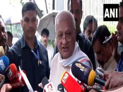 
      
      Kerala Guv accuses CM Vijayan of keeping him in dark
      
      