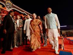 
      
      Sonia Gandhi, Rahul Gandhi attend Dussehra celebrations in Delhi 
      
      