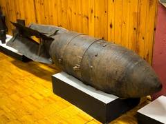 
      
      WWII bomb defused in Hamburg's nightlife district
      
      