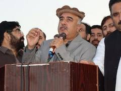 
      
      Pak: Senior Advisor to Khyber Pakhtunkhwa Chief Minister resigns
      
      