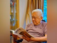 
      
      Taiwanese poet Ya Hsien dies at 92 in Vancouver
      
      