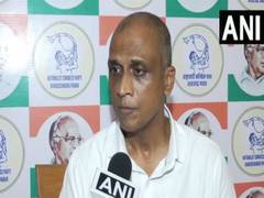 
      
      Maharashtra govt should answer why it failed to protect Baba Sidd
      
      