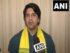 
      
      Poonawalla lambasts Malliakarjun Kharge's over KIADB land return
      
      