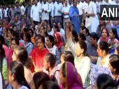 
      
      Chandigarh: PGIMER contract workers continue their protest 
      
      