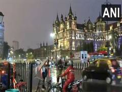 
      
       Rain lashesh several parts of Mumbai city
      
      