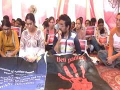 
      
      PGMI doctors in Chandigarh hold 12-hour-long hunger strike; deman
      
      