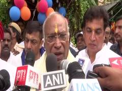 
      
      Mallikarjun Kharge extends greetings on Valmiki Jayanti
      
      