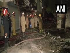 
      
      Delhi: Fire breaks out at chemical warehouse in Kailashpuri
      
      