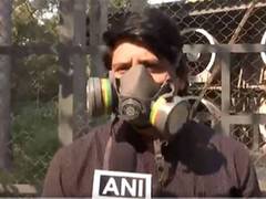
      
      BJP's Poonawalla reaches Smog Tower to protest against pollution
      
      