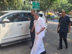 
      
      Kerala CM Pinarayi Vijayan arrives at CPI-M party headquarters 
      
      