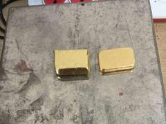 
      
      2.427 kg of gold; electronics worth Rs 42.14 lakh se CSMI airport
      
      