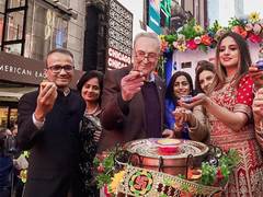 
      
      Indian diaspora celebrate Diwali in US
      
      