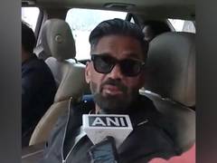 
      
      Suniel Shetty attends Kashmir's first-ever International Marathon
      
      
