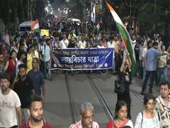 
      
      Junior doctors in West Bengal hold 21 km protest march
      
      