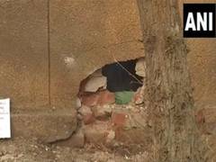 
      
      Security cordon around CRPF school in Rohini after blast
      
      