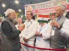 
      
      PM Modi receives a rousing welcome from Indian diaspora in Russia
      
      