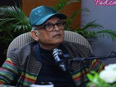 
      
      Annu Kapoor reveals why Shashi Kapoor got 'angry' with him
      
      
